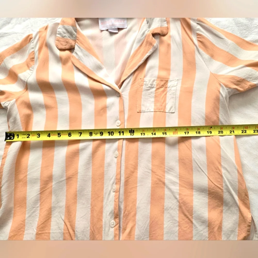 Peach and White Striped Short Pajama Set Size Medium - Picture 12 of 17